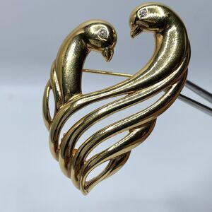 Vintage Monet Gold Tone Heart Turtle Doves Couple Love Birds Brooch Pin Stunning